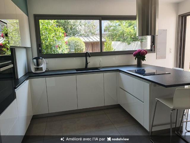 Maison 8 pièces 180 m²