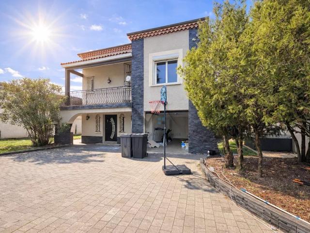 Maison 8 pièces 180 m²