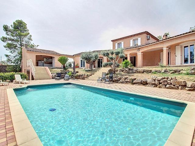 Maison 8 pièces 180 m²