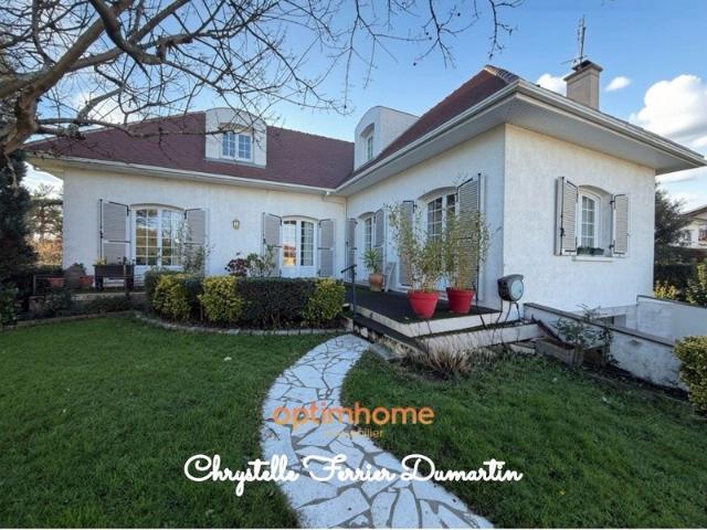 Maison 8 pièces 180 m²