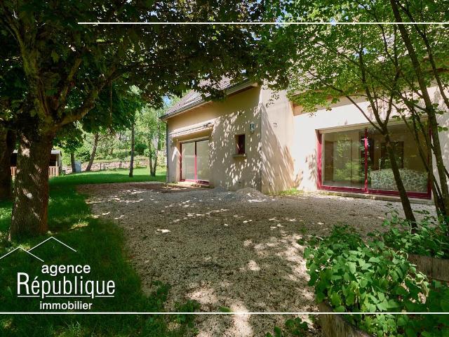 Maison 8 pièces 180 m²