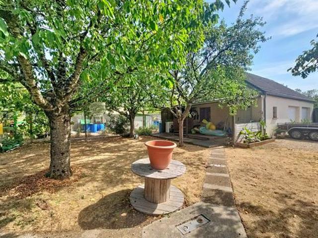Maison 8 pièces 180m² avec double garage à Ste Colombe