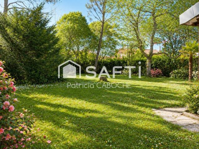 Maison 8 pièces 181 m²