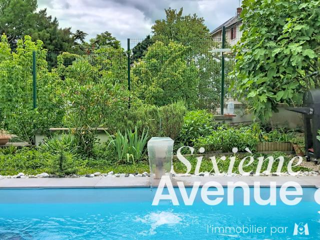 Maison 8 pièces 181 m²