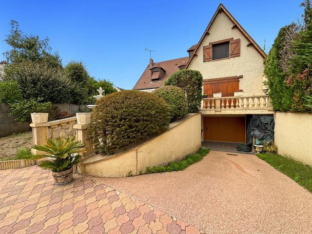 Maison 8 pièces 181 m²