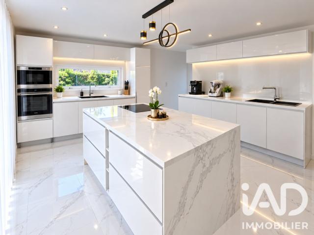 Maison 8 pièces 181 m²