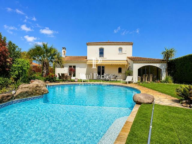 Maison 8 pièces 181 m²
