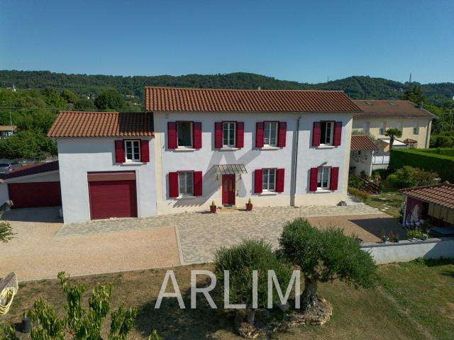 Maison 8 pièces 182 m²