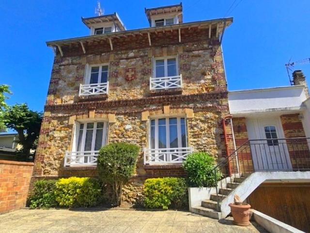 Maison 8 pièces 183 m²