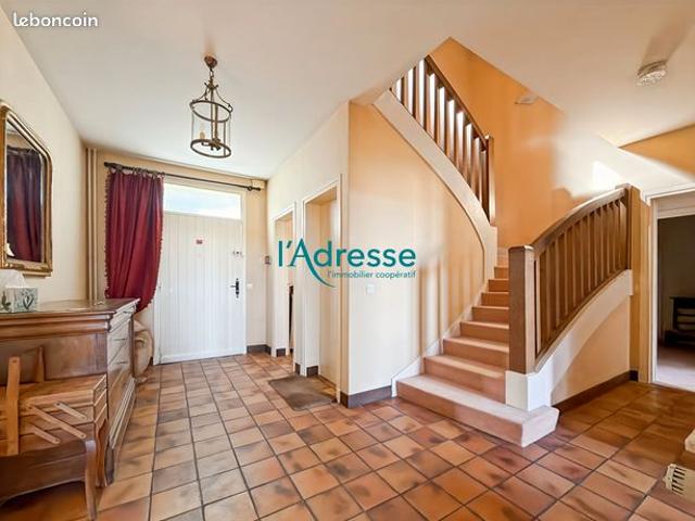 Maison 8 pièces 183 m²