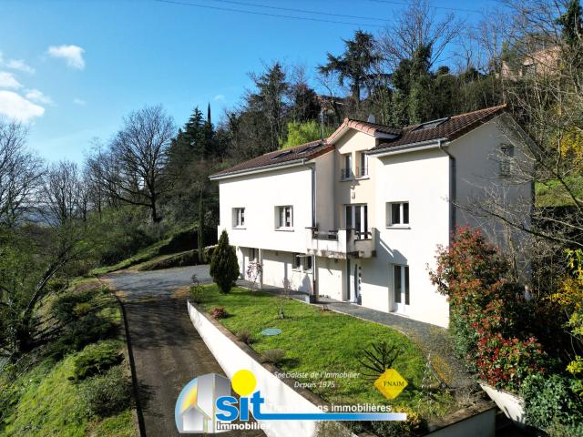 Maison 8 pièces 194 m²