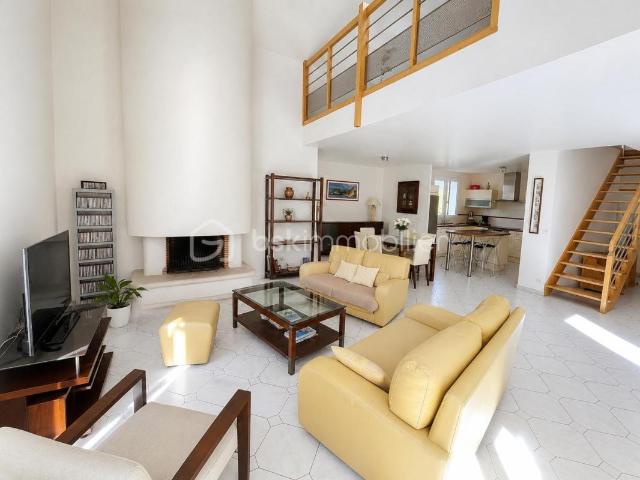 Maison 8 pièces 194 m²