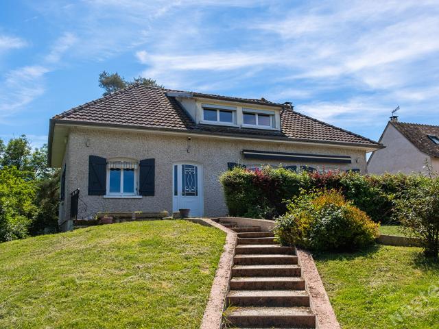 Maison 8 pièces 195 m²