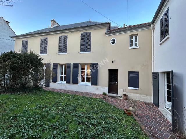 Maison 8 pièces 195 m²