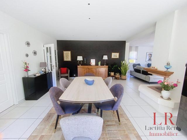 Maison 8 pièces 195 m²