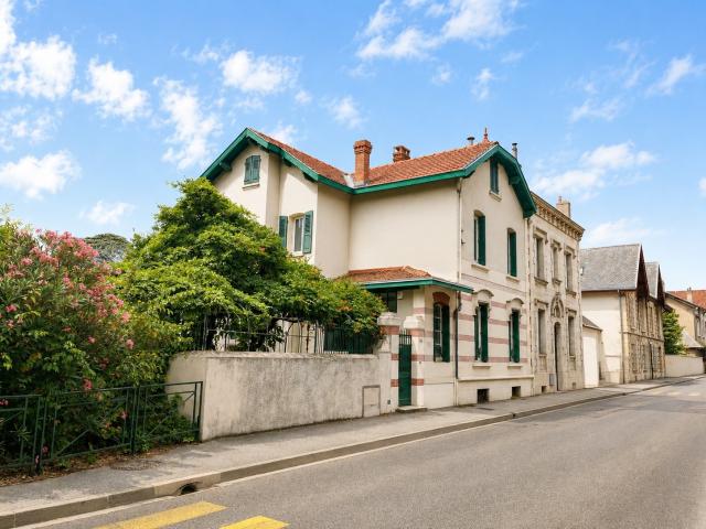 Maison 8 pièces 195 m²
