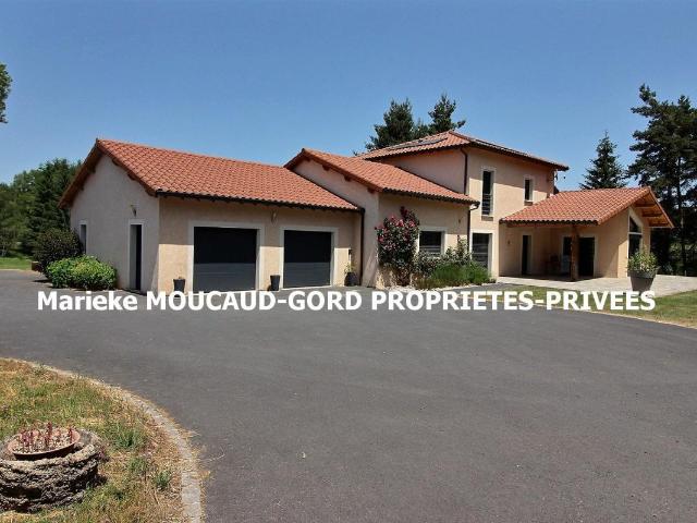 Maison 8 pièces 195 m²