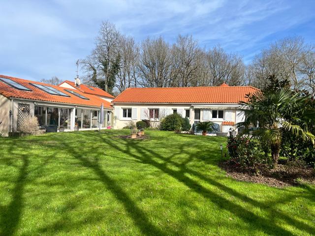 Maison 8 pièces 195 m²