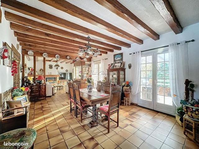 Maison 8 pièces 195 m²