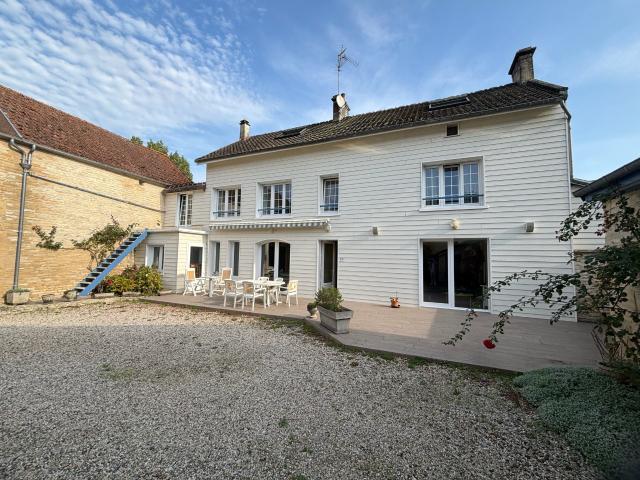 Maison 8 pièces 195 m²