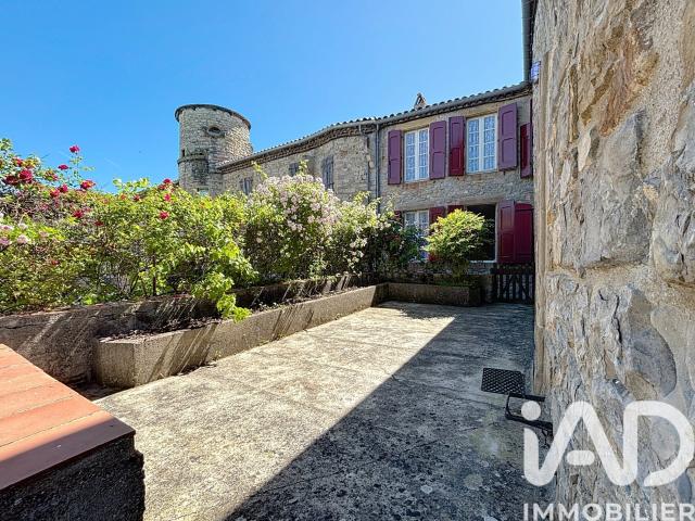 Maison 8 pièces 196 m²