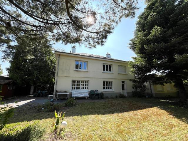 Maison 8 pièces 196 m²