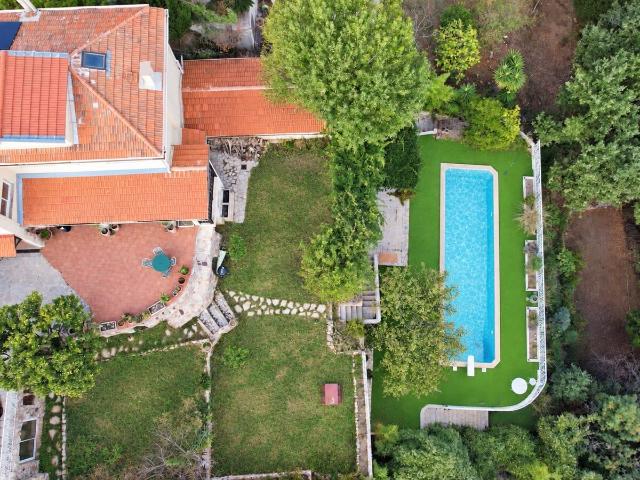 Maison 8 pièces 197 m²