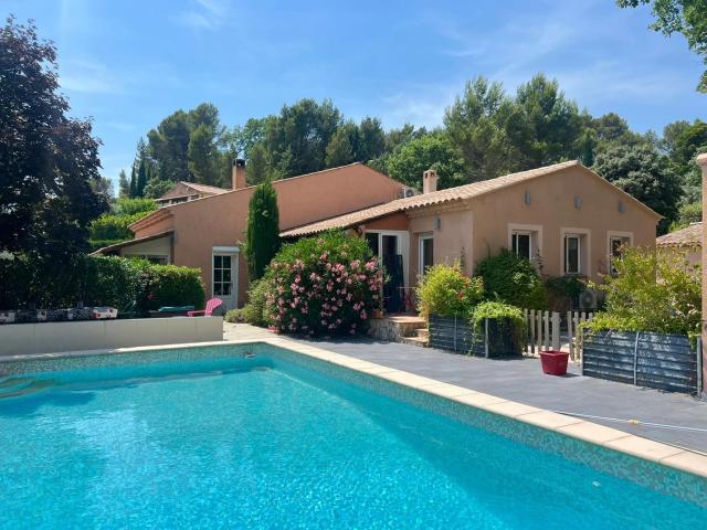 Maison 8 pièces 197 m²