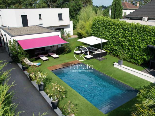 Maison 8 pièces 197 m²