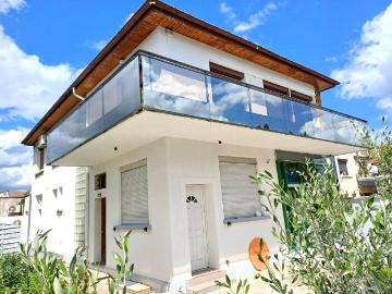 Maison 8 pièces 197 m²