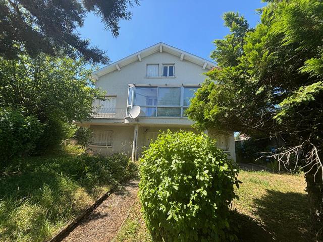 Maison 8 pièces 197 m²