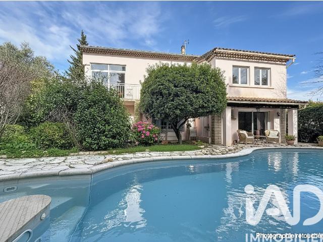 Maison 8 pièces 197 m²