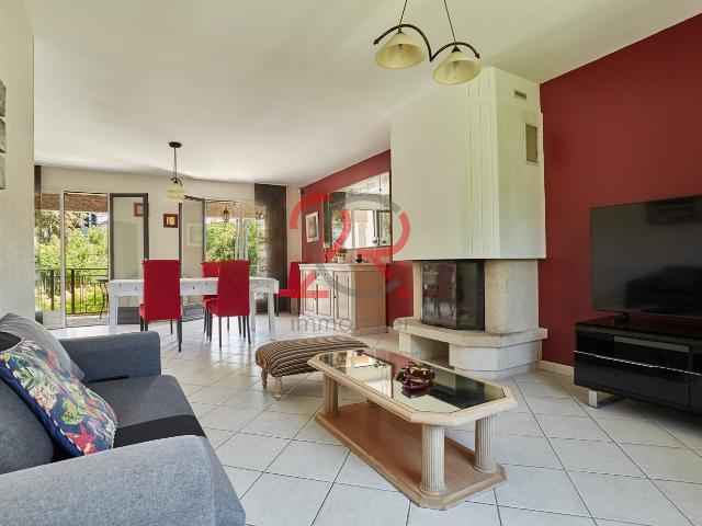 Maison 8 pièces 197 m²
