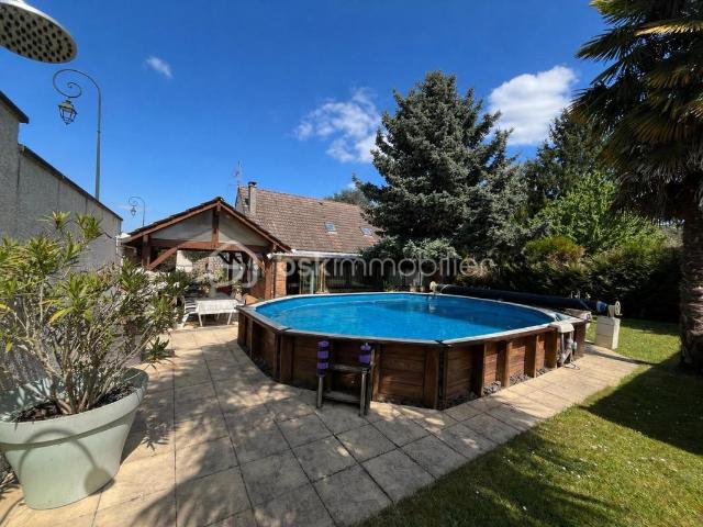 Maison 8 pièces 198 m²