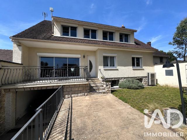 Maison 8 pièces 198 m²