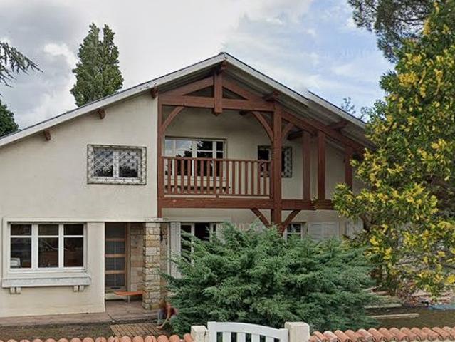 Maison 8 pièces 198 m²