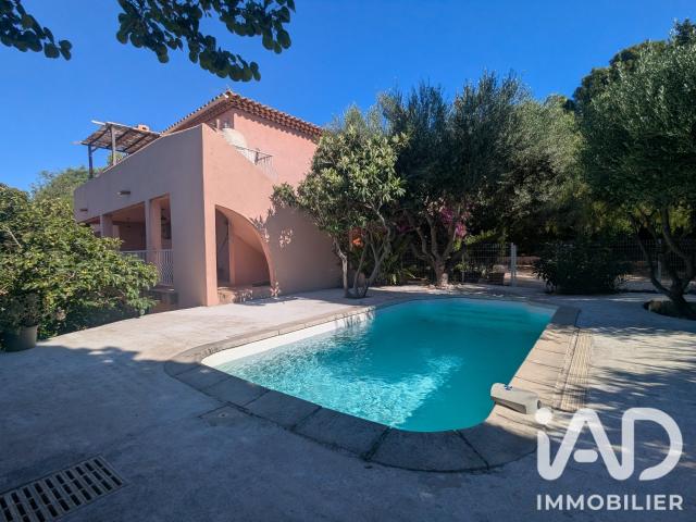 Maison 8 pièces 198 m²
