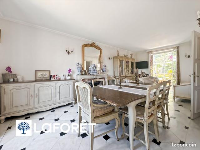 Maison 8 pièces 198 m²
