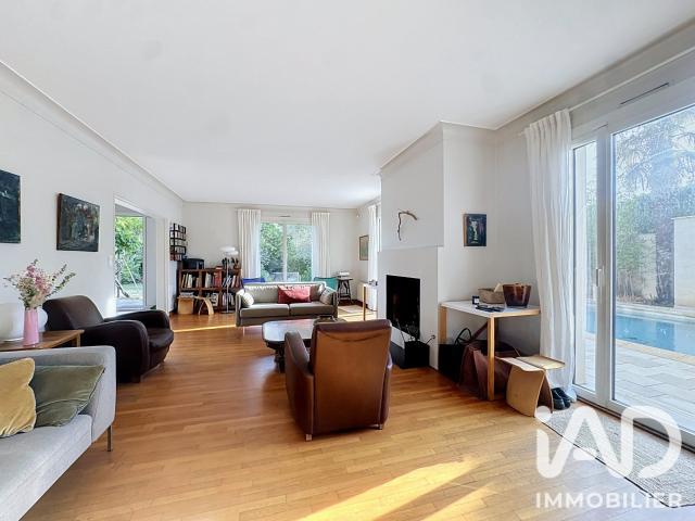 Maison 8 pièces 198 m²