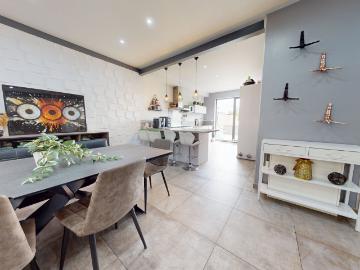 Maison 8 pièces 198 m²