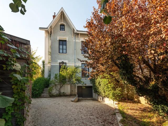 Maison 8 pièces 198 m²