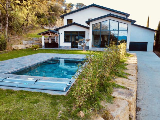 Maison 8 pièces 198 m²