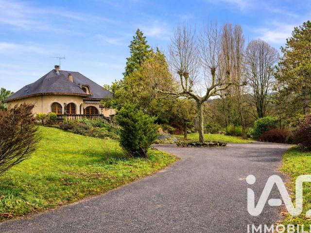Maison 8 pièces 198 m²