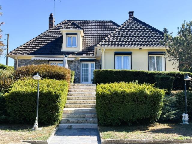 Maison 8 pièces 198 m²