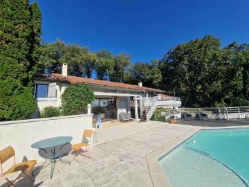 Maison 8 pièces 198 m²