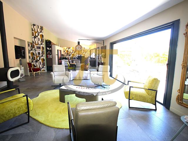 Maison 8 pièces 198 m²