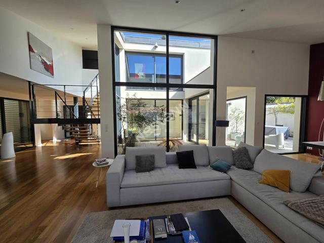Maison 8 pièces 199 m²