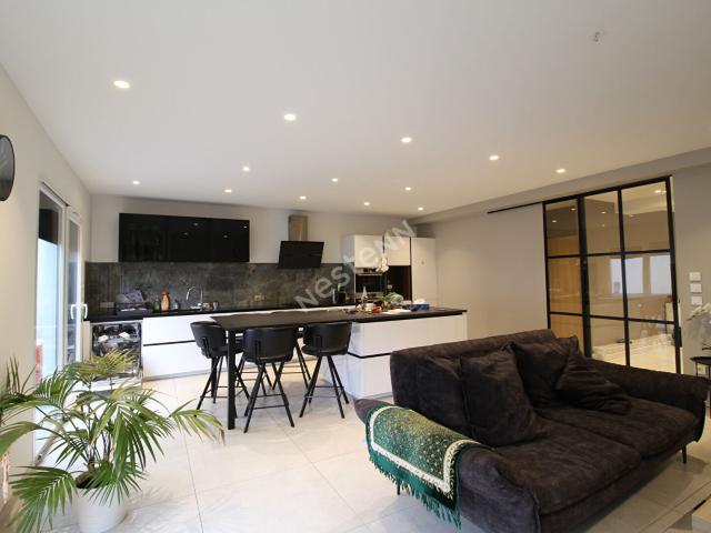 Maison 8 pièces 199 m²