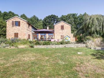 Maison 8 pièces 199 m²