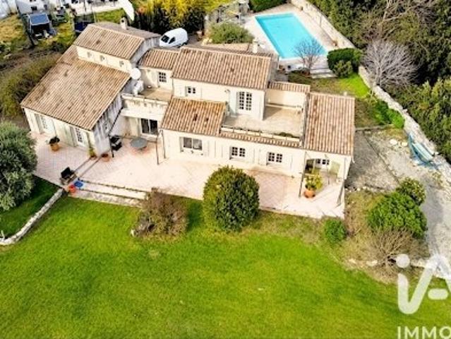 Maison 8 pièces 199 m²